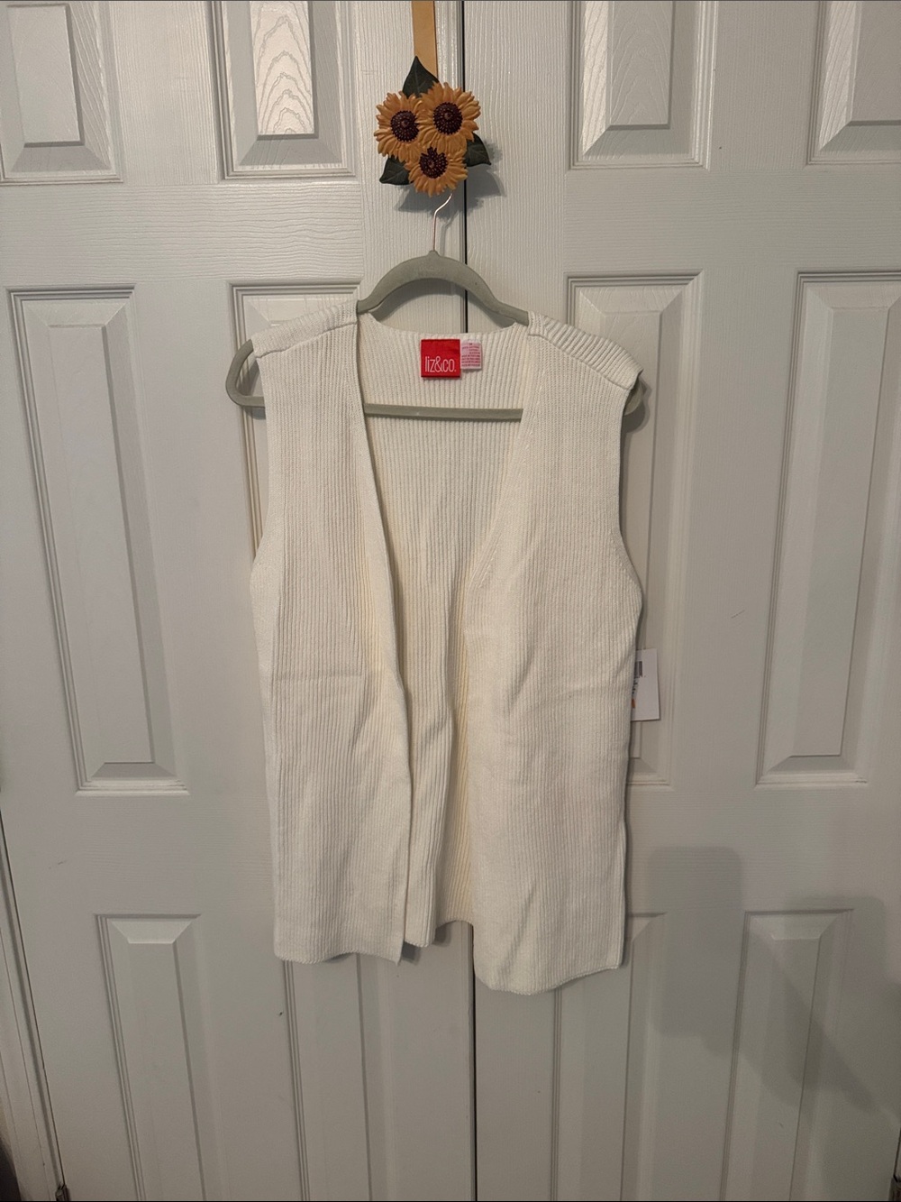 liz & co. Ivory Ribbed Sleeveless Open-Front Vest
